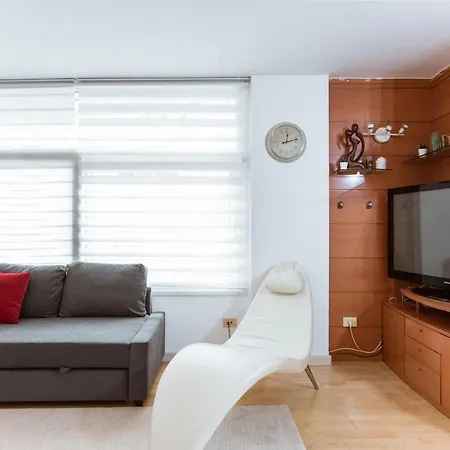 Апартаменты Two Bedroom Townhouse Within 10min Walk From Beach *