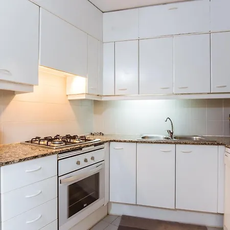 Two Bedroom Townhouse Within 10min Walk From Beach Апартаменты Барселона