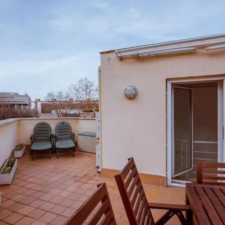 Two Bedroom Townhouse Within 10min Walk From Beach * Барселона